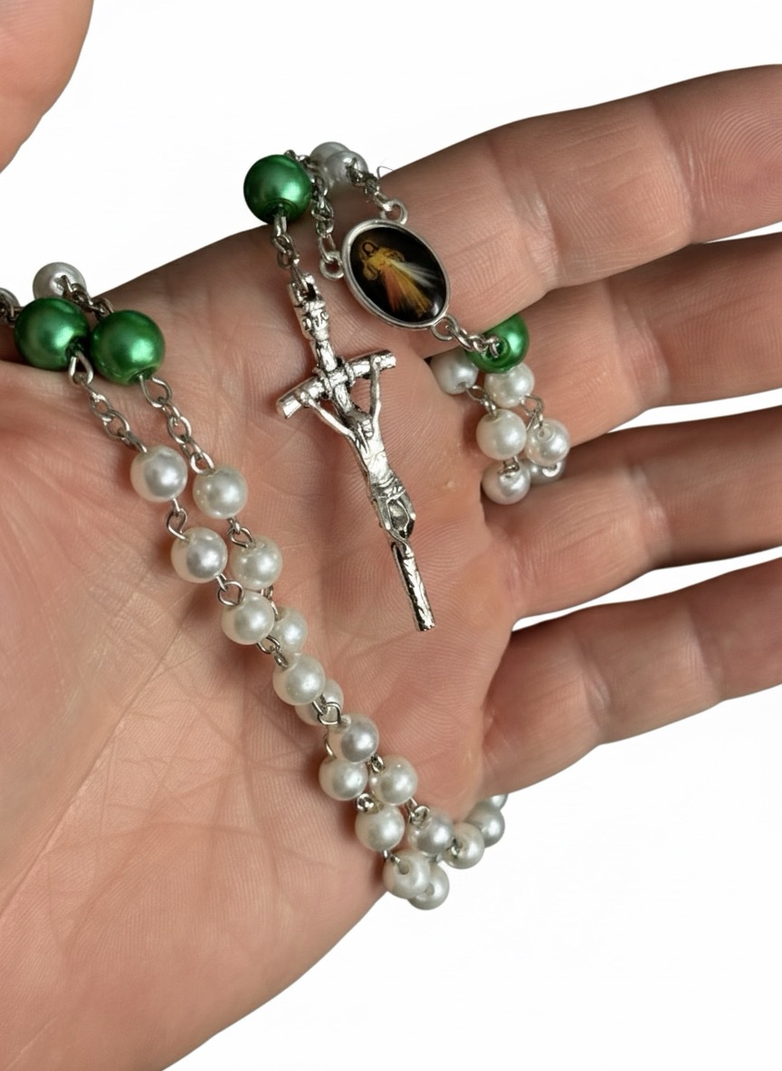 Różaniec szklany – Matka Boża Częstochowska i Jezus Miłosierny – 8 mm (etui gratis) - obrazek 2